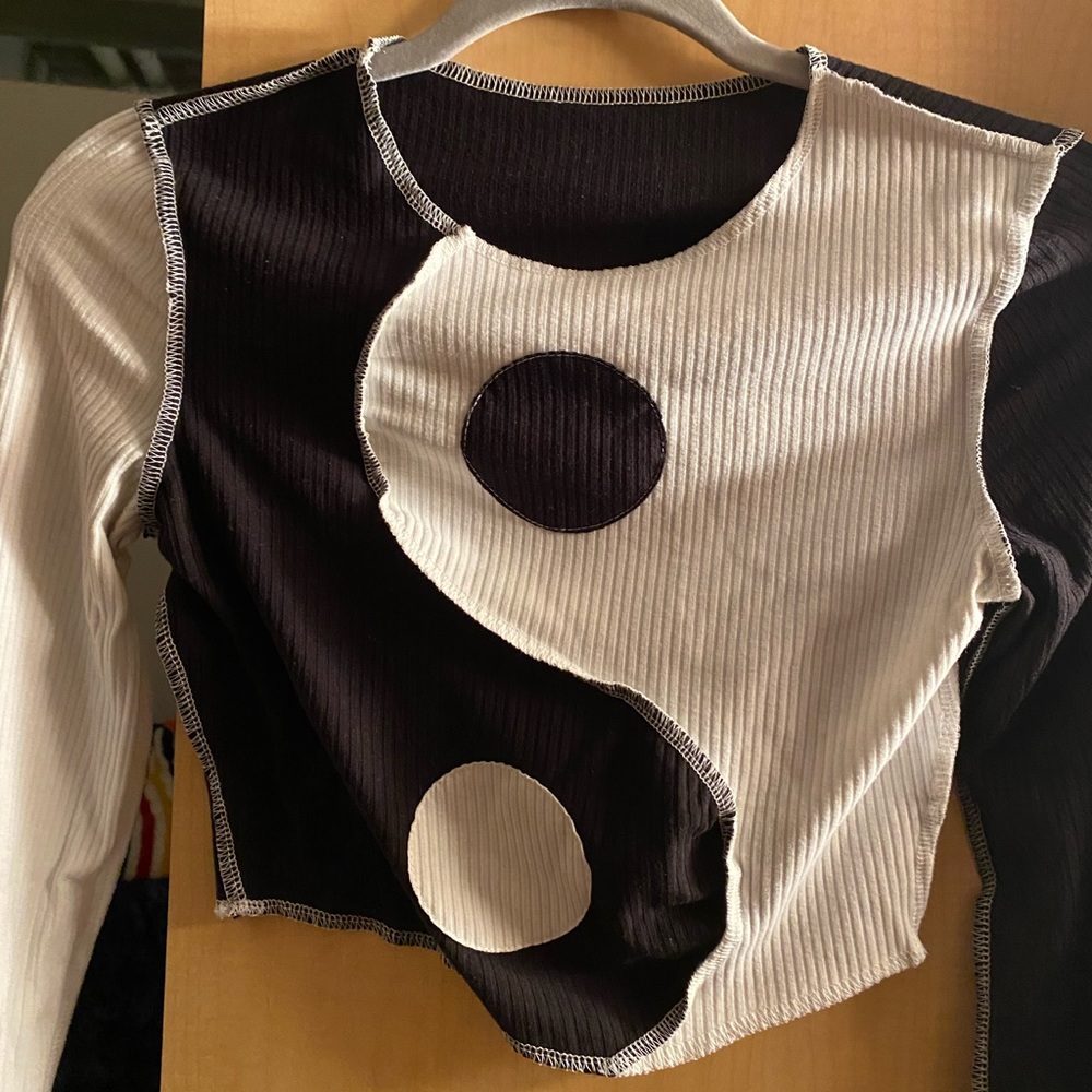 yin-yang inside out stitch style long sleeve. black & white.